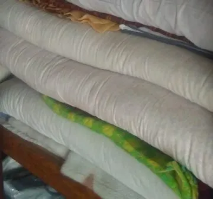 押し入れ内の布団